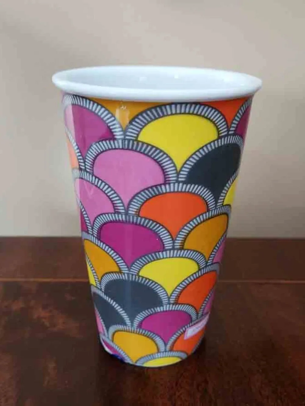 Jonathan Adler Ceramic Tumbler Mug Colorful Scallop Pattern 16 oz